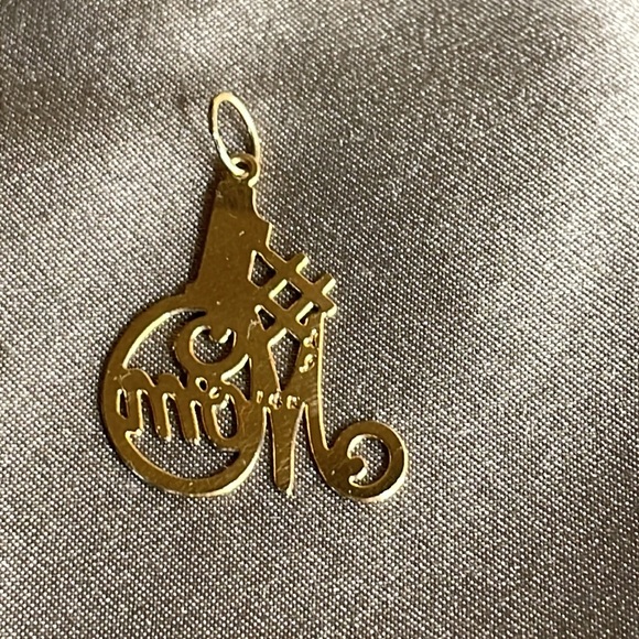 Vintage Never Worn Solid 14k #1 Mom Pendant - Picture 3 of 4